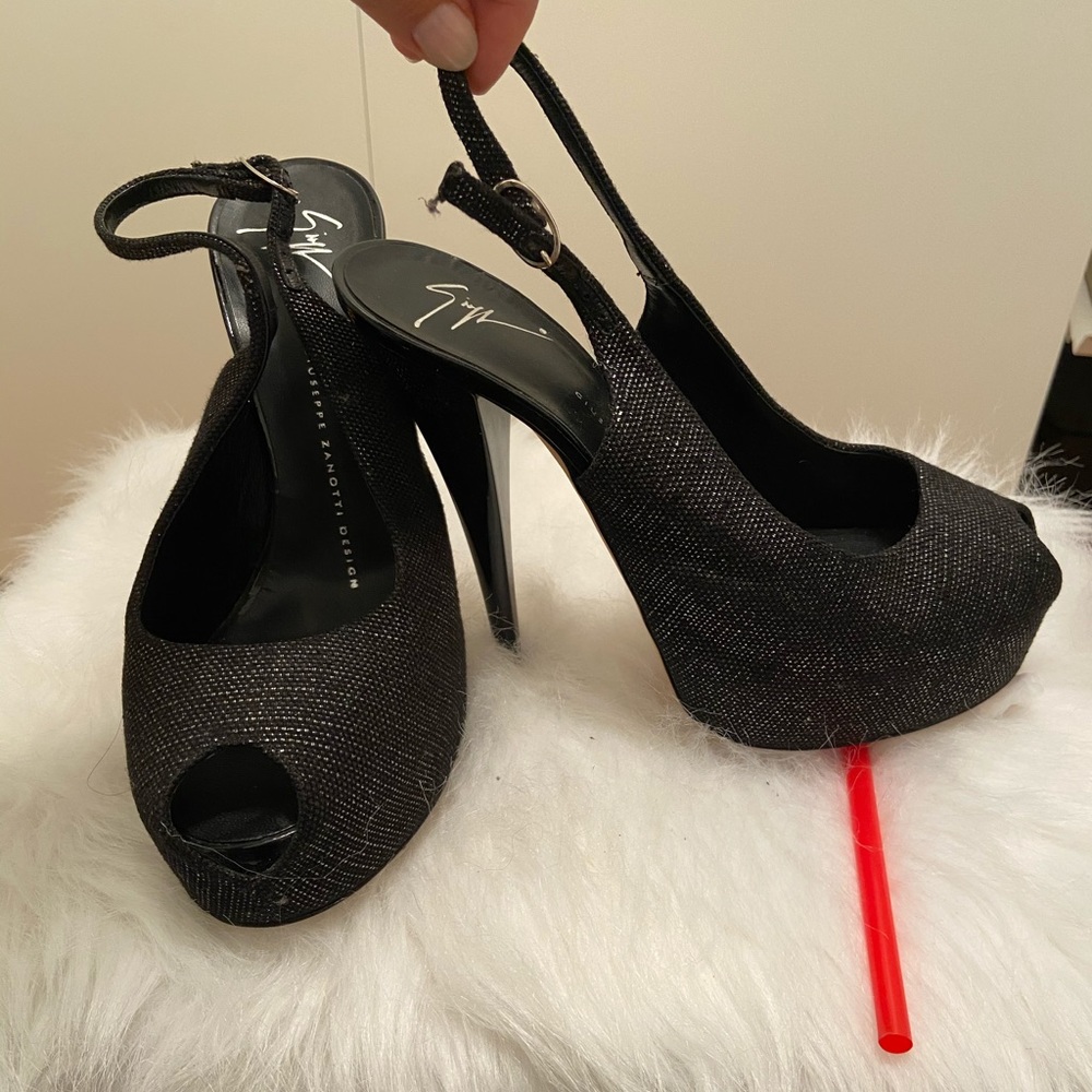 SOLD Giuseppe Zanotti pump
